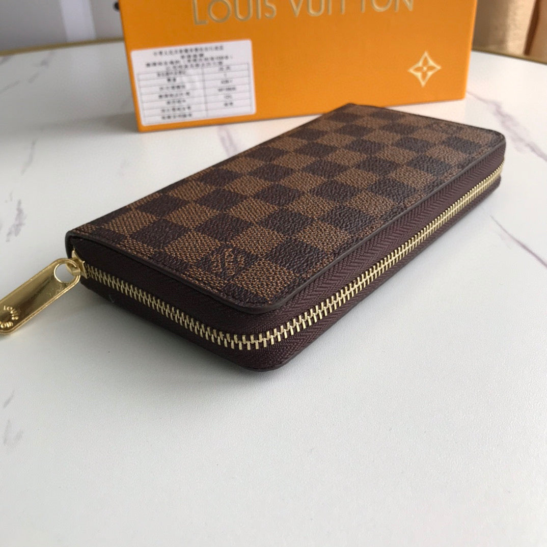 Luxury Brown Checkered Zippy Wallet