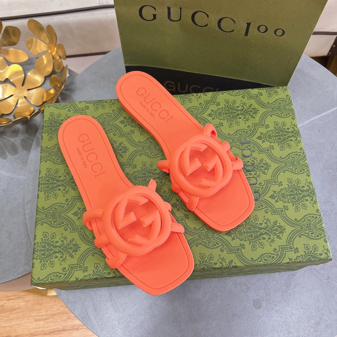 Interlocking G Slide Sandal