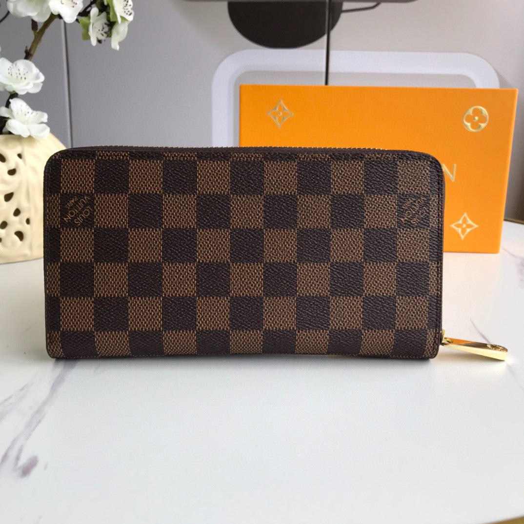 Luxury Brown Checkered Zippy Wallet