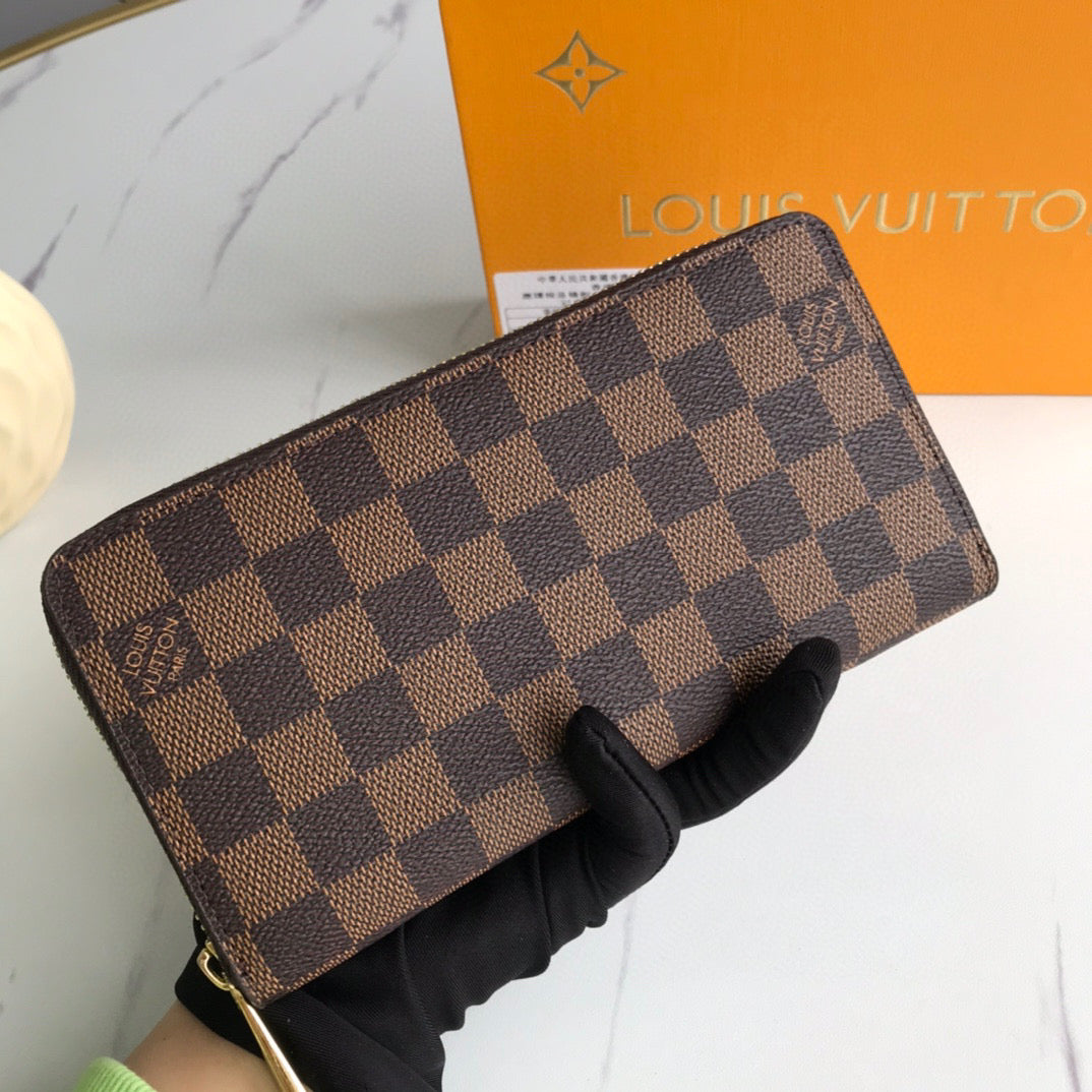 Luxury Brown Checkered Zippy Wallet